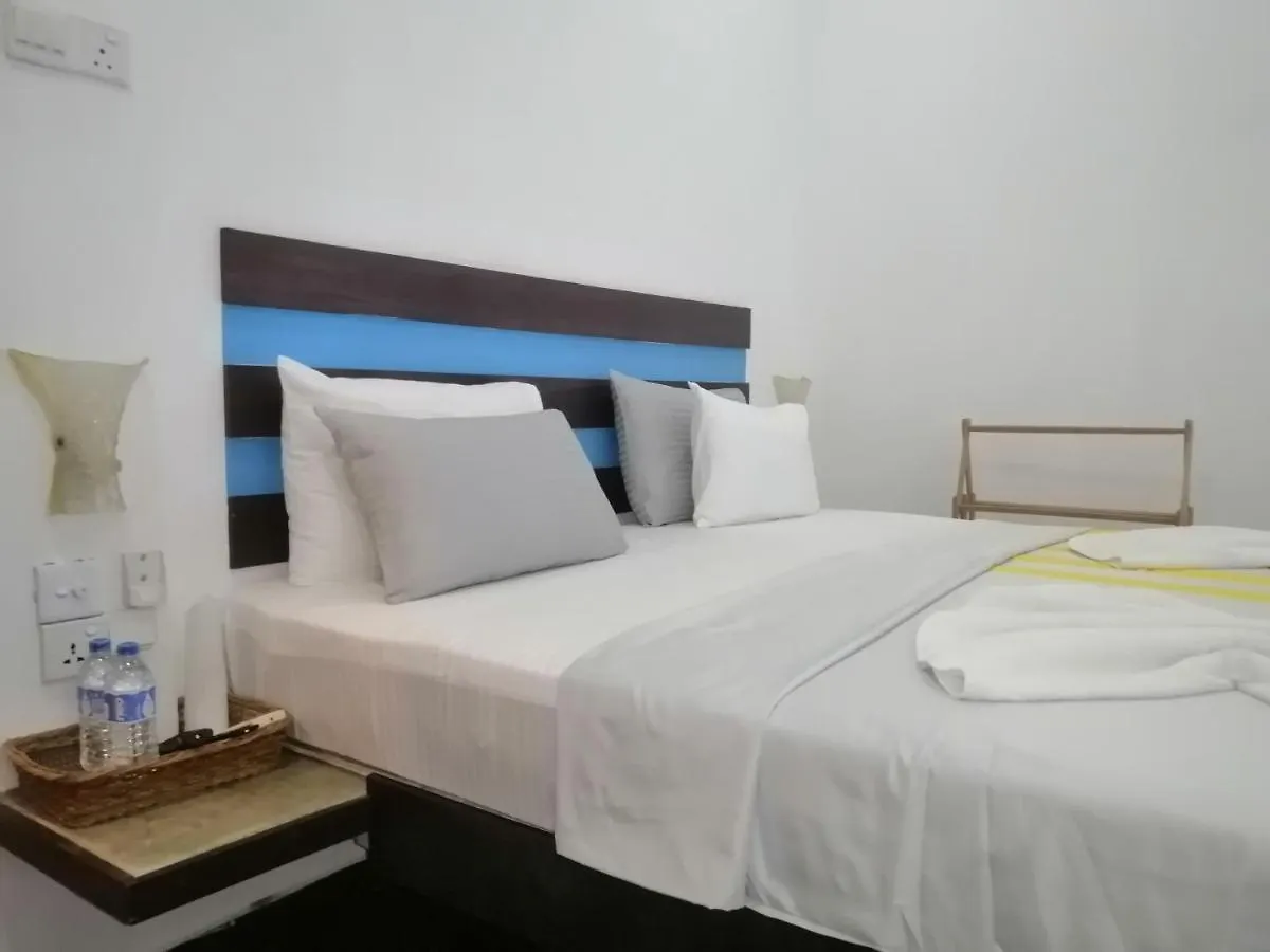 Hotel Le Petit Hotel&Restaurant Negombo