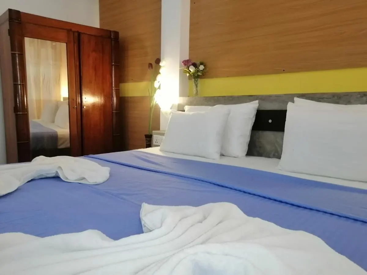 Le Petit Hotel&Restaurant Negombo