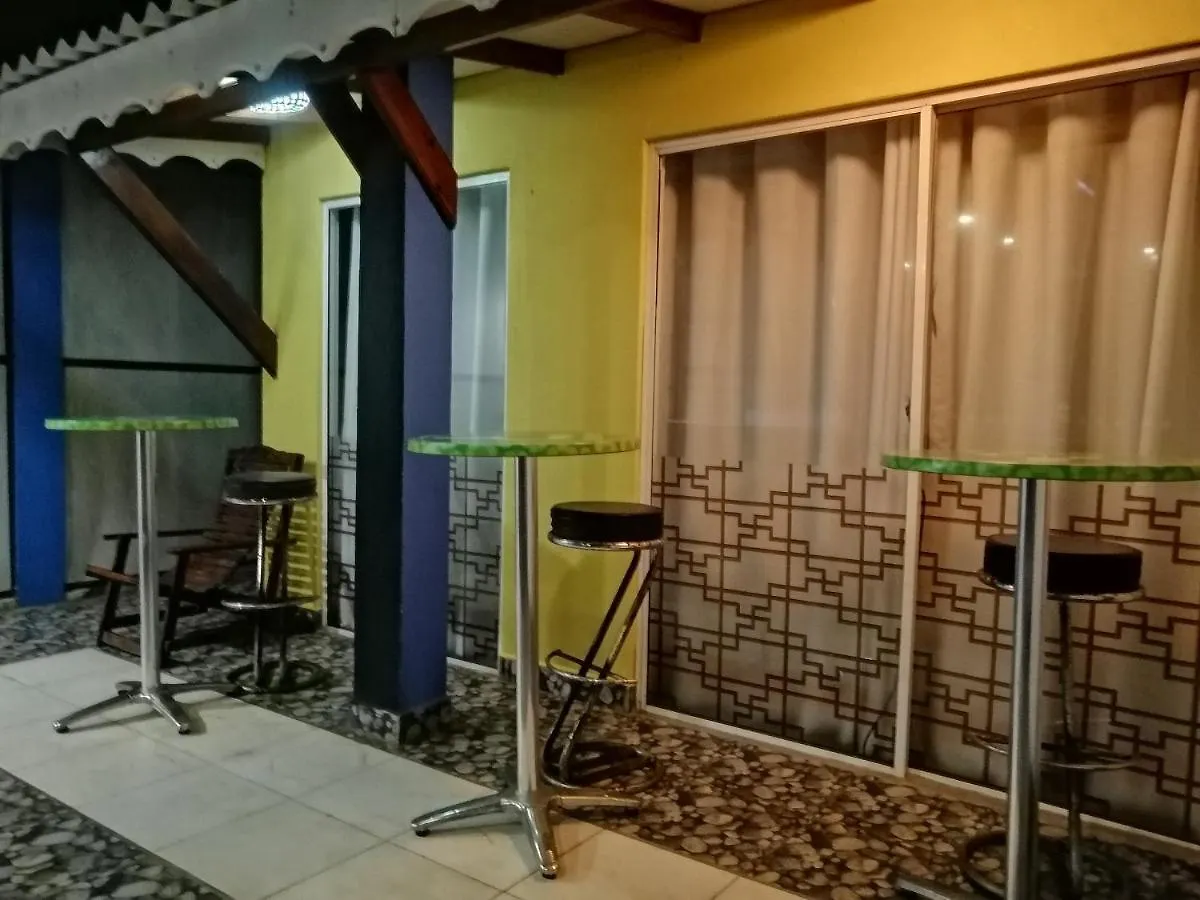 Le Petit Hotel&Restaurant Negombo 3*,