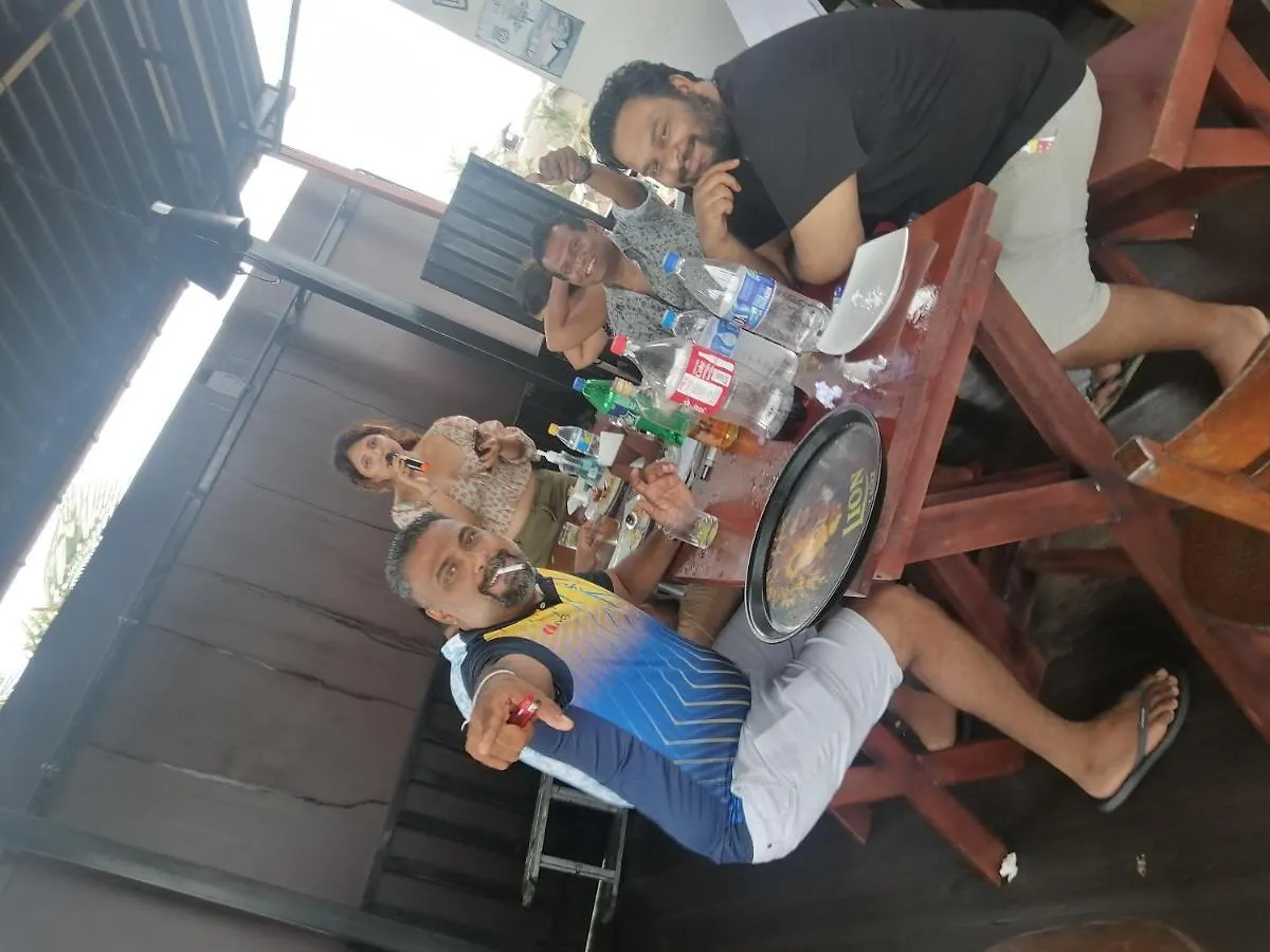 Le Petit Hotel&Restaurant Negombo 3*,